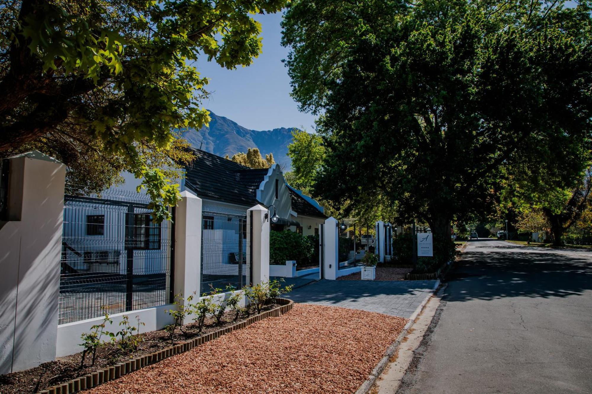 Aan de Oever Guesthouse Swellendam Extérieur photo